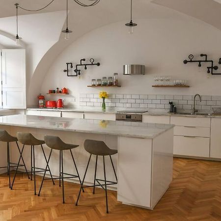 Beautiful 2Bed Apartment In The Centre Of Varaždin Buitenkant foto