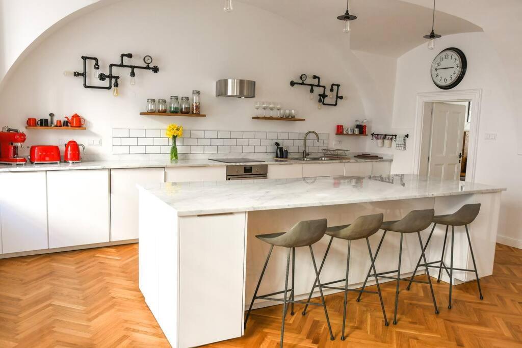Beautiful 2Bed Apartment In The Centre Of Varaždin Buitenkant foto